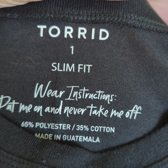 Torrid T-shirt Womens 1 1X Slim Fit Top Daisy Floral Heart Black Short Sleeve - Picture 5 of 6